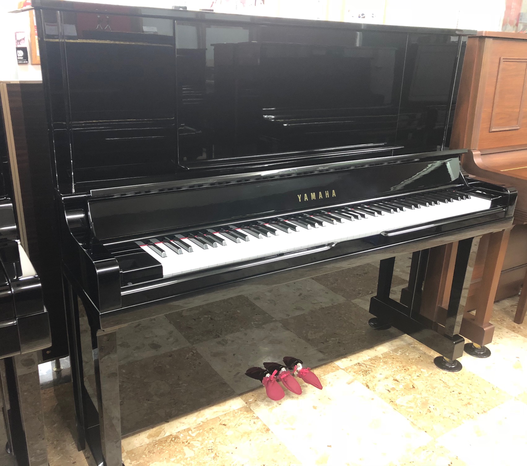 UX30BL［4718150］【スペシャルプライスピアノ】